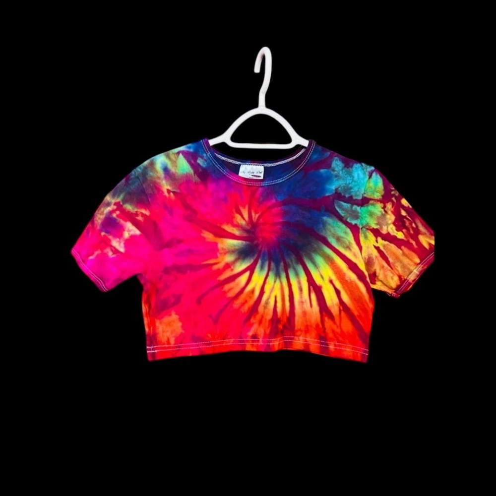 Colorful VIBRANT Tie-Dye Crop Top

Size large